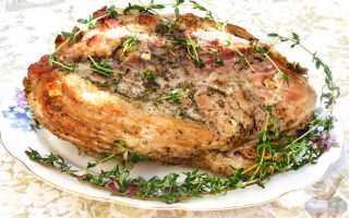 Как вкусно запечь свиной окорок в духовке
