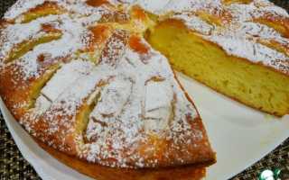 Как испечь шарлотку с творогом и яблоками