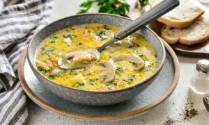 Как вкусно и быстро приготовить суп с грибами и плавленным сыром