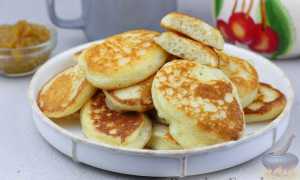 Пышные оладьи на молоке и дрожжах